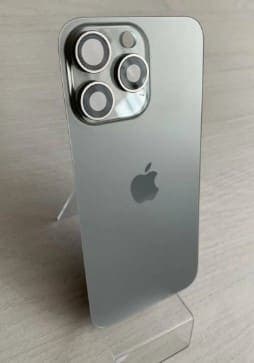 Задняя крышка для iPhone 15 Pro Max (серый) с широким отверстием Премиум, артикул 03094 — запчасть GSM28.RU