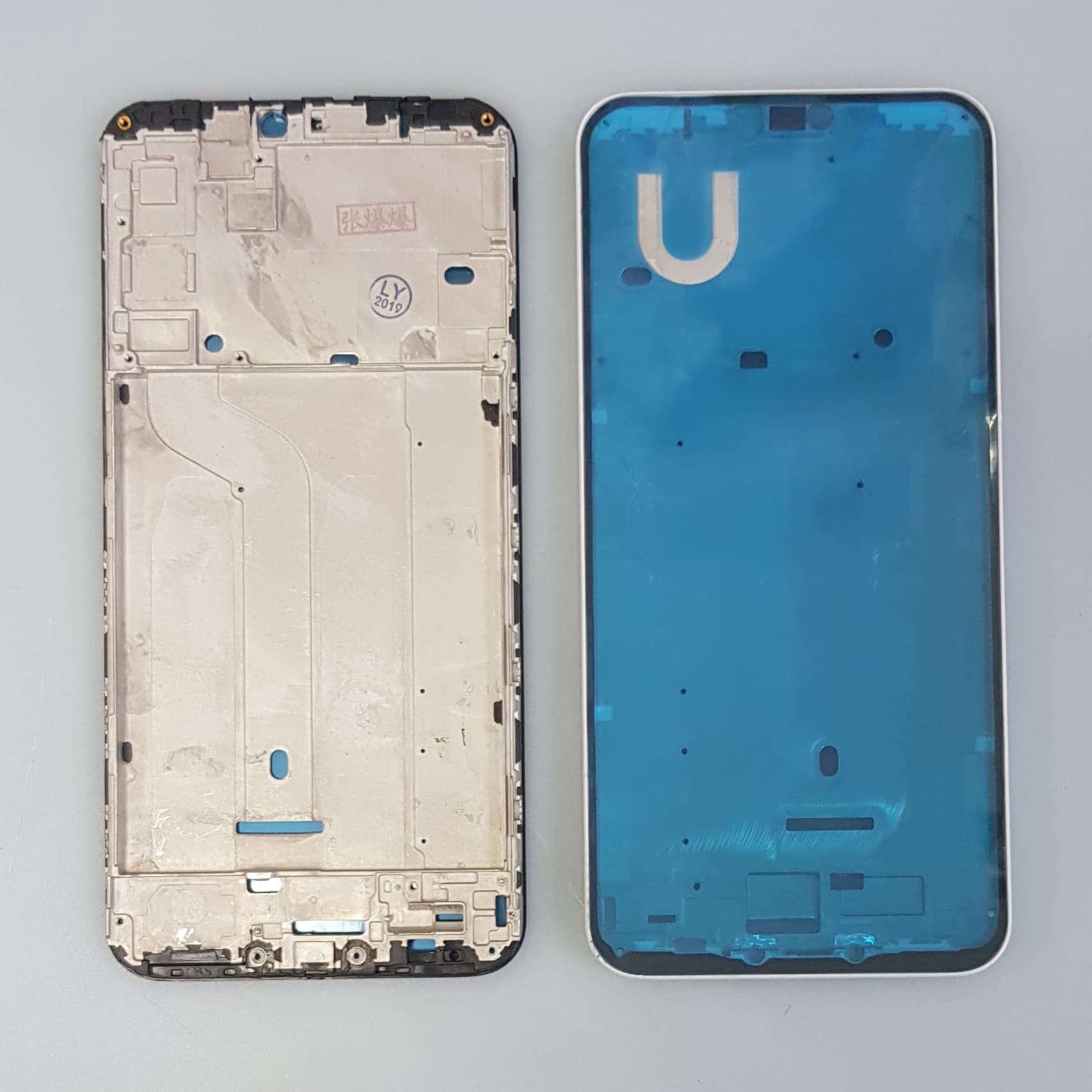 Рамка дисплея для Xiaomi Mi A2 Lite (черный), артикул 00778 — запчасть GSM28.RU
